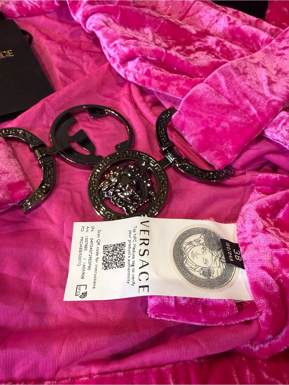 Versace Runway Pink Crushed Velvet Cropped Hoodie with Medusa Belt - Picture 6 of 11
